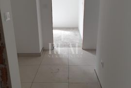 RAB-BANJOL, stan u prizemlju novogradnje od 106,5 m2, 3S+DB, Rab, Appartamento