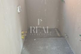 RAB-BANJOL, stan u prizemlju novogradnje od 106,5 m2, 3S+DB, Rab, Appartement