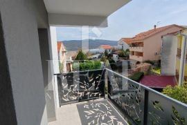 Prodaje se kuća Kornić 2 zasebna apartmana,Krk 180m2 !, Krk, Kuća