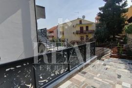 Prodaje se kuća Kornić 2 zasebna apartmana,Krk 180m2 !, Krk, House