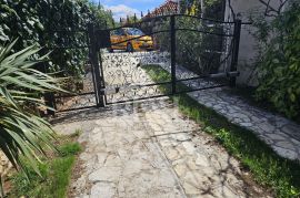 Na atraktivnoj lokaciji Kuća 235 m2 ,okućnica,garaža,pogled na more, Kostrena, Haus