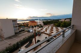 Predivna Villa s bazenom u Brodarici - Šibenik, 225 m2, s pogledom na more, Šibenik - Okolica, House