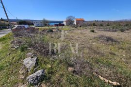 Građevinsko zemljište za 2 vile s bazenom, 1023 m2, Obrovac, Tierra