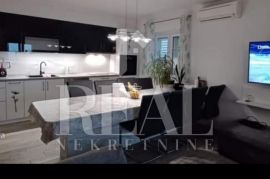 Marušići Stan 3S+DB 130m2, Omiš, Appartement