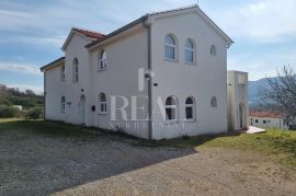 Baška samostojeća kuća 350 m2 tri apartmana,pogled na more, Baška, House