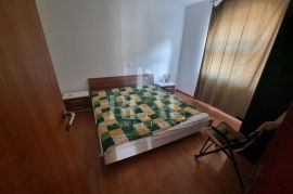 Baška samostojeća kuća 350 m2 tri apartmana,pogled na more, Baška, House