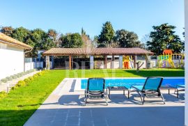 Ližnjan okolica prekrasna Villa sa bazenom,Sauna,bazen 50m2, ljetna kuhinja,fitness, Ližnjan, Ev