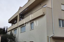 Penthouse Kaštel Gomilica 175m2 + terasa 61,93m2, Kaštela, Appartement