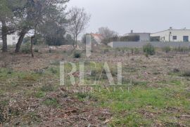 Medulin zemljište 1036m2 interesantna lokacija ,infrastruktura do zemljišta, Medulin, Γη