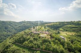 Prodaja građevinskog terena i projekta sa dozvolama 3800m2 !m2, Pazin - Okolica, Земля