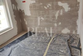 Komforan trosobni stan u Okrugu Gornjem, Okrug, Appartement