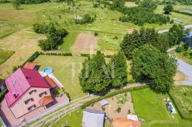 JASENAK-BJELOLASICA, kuća sa tri stambene jedinice i tri građevinska zemljišta, Ogulin, House