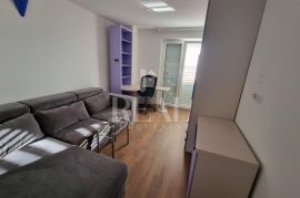 SAMO KOD NAS ,Trsat Samostojeća kuća,360 m2,okućnica 550 m2,pogled na more, Rijeka, House