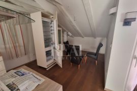 SAMO KOD NAS ,Trsat Samostojeća kuća,360 m2,okućnica 550 m2,pogled na more, Rijeka, House