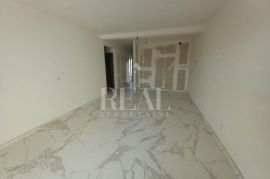 Seget stan 2S+DB 79,07 m2 sa balkonom i terasom, Seget, Appartamento