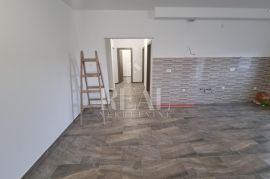 Svilno stan 98 m2,3S+DB,garaža i okućnica 160 m2, Rijeka, Daire
