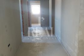 Cres, prekrasan stan od 114 m2, 3S+DB sa spremištem i dva parkirna mjesta, Cres, Appartment