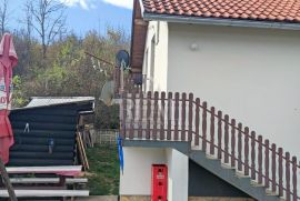 Kuća sa dva stana ,okućnica 360 m2, Plitvička Jezera, Famiglia