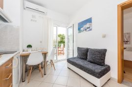 Luksuzna Vila sa 12 apartmana 560m2, Vodice, Vodice, Σπίτι