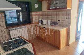 Najam stana na Gornjoj Drenovi od 155 m2, 3S+DB sa terasom od 60 m2, Rijeka, Kвартира