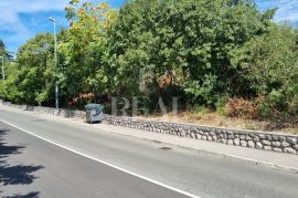 SAMO KOD NAS Građevinsko zemljište za dvije kuće po 4 stana, Rijeka, Land