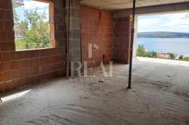 Dramalj, dvoetažni stan od 113 m2, novogradnja sa prekrasnim pogledom, Crikvenica, Daire