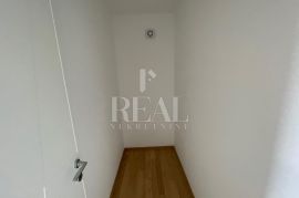 Pula, odličan stan u centru, 3S+DB novogradnja, Pula, Appartement