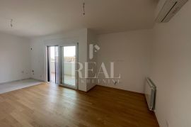 Pula, odličan stan u centru, 3S+DB novogradnja, Pula, Apartamento