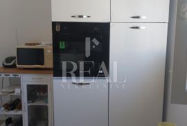 Lopar, kompletno namješten stan od ukupno 115 m2, 2S+DB sa pripadajućim spremištem i parkirnim mjestima, Rab, Appartment