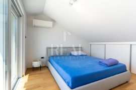 Cres, prekrasan stan u novogradnji od 135 m2, 3S+DB sa dva parkirna mjesta, Cres, Appartement