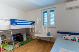 Cres, prekrasan stan u novogradnji od 135 m2, 3S+DB sa dva parkirna mjesta, Cres, Wohnung