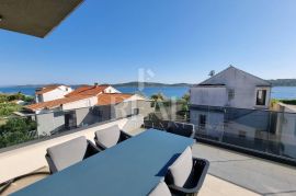 Stan 60m od mora 150m2 3S+DB, Vodice, Kвартира