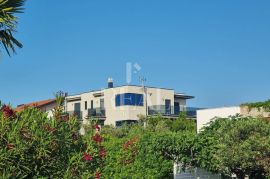 Stan 60m od mora 150m2 3S+DB, Vodice, Appartamento