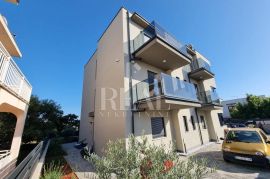 Stan 60m od mora 150m2 3S+DB, Vodice, Kвартира