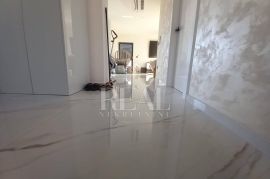 Stan 60m od mora 150m2 3S+DB, Vodice, Wohnung