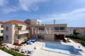 Vodice samostojeća kuća S+P+2, Vodice, Дом