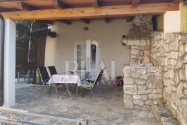 Rovinj, dvojna kuća na atraktivnoj lokaciji, S+P+2+VPOT od 505 m2, Rovinj, House