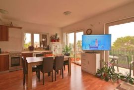 Rovinj, dvojna kuća na atraktivnoj lokaciji, S+P+2+VPOT od 505 m2, Rovinj, House