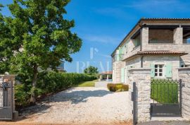 Kringa kamena villa 175m2 bazen,okućnica 1155m2!, Tinjan, House