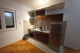 Studio apartman 400 m od mora sa terasom, Seget, شقة