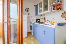 Svijetao stan u širem centru Rovinja s terasom, Rovinj, Apartamento