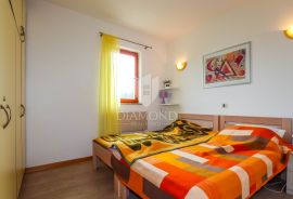 Svijetao stan u širem centru Rovinja s terasom, Rovinj, Flat