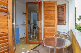 Svijetao stan u širem centru Rovinja s terasom, Rovinj, Apartamento