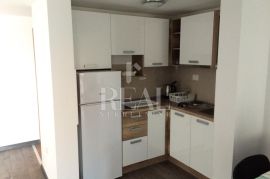 Rogoznica 200 m od mora villa s bazenom, Rogoznica, Дом