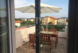 Rogoznica 200 m od mora villa s bazenom, Rogoznica, Haus