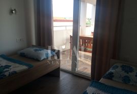 Rogoznica 200 m od mora villa s bazenom, Rogoznica, بيت