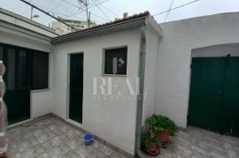 Centar Šibenika kuća 300m2, Šibenik, Casa