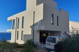 Vila drugi red od mora,340 m2, Trogir, Maison