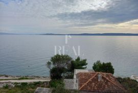 Vila drugi red od mora,340 m2, Trogir, Famiglia