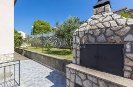 Novi Vinodolski, samostojeća kuća, P+2, 250 m2, Novi Vinodolski, Casa